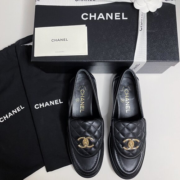 CHANEL Quilted CC Turn Lock Loafer 36C Black Leather Gold Logo Hardware - Picture 4 of 13